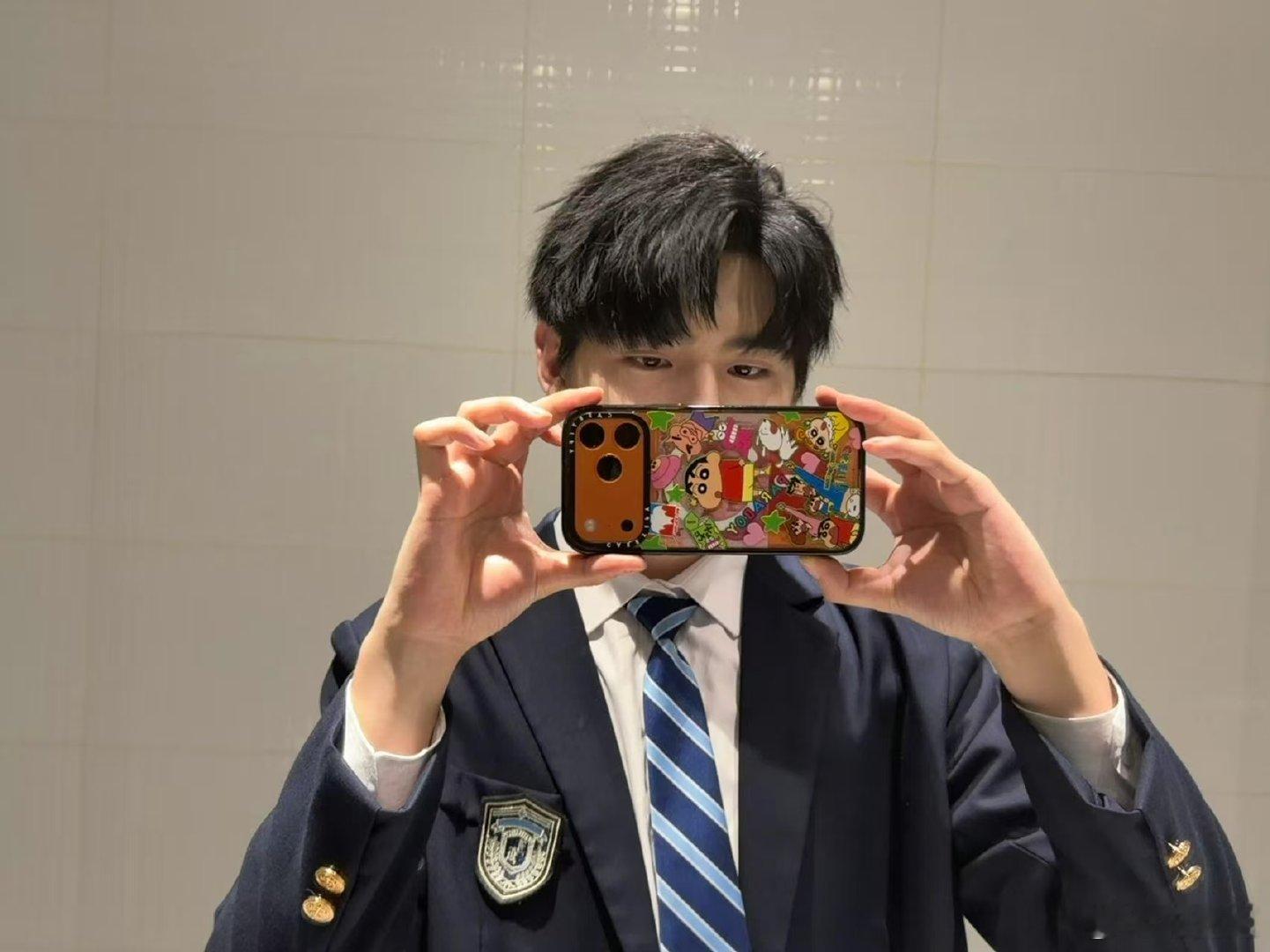 我没看错吧？早九晚三？伞兵早九晚三 ​​​