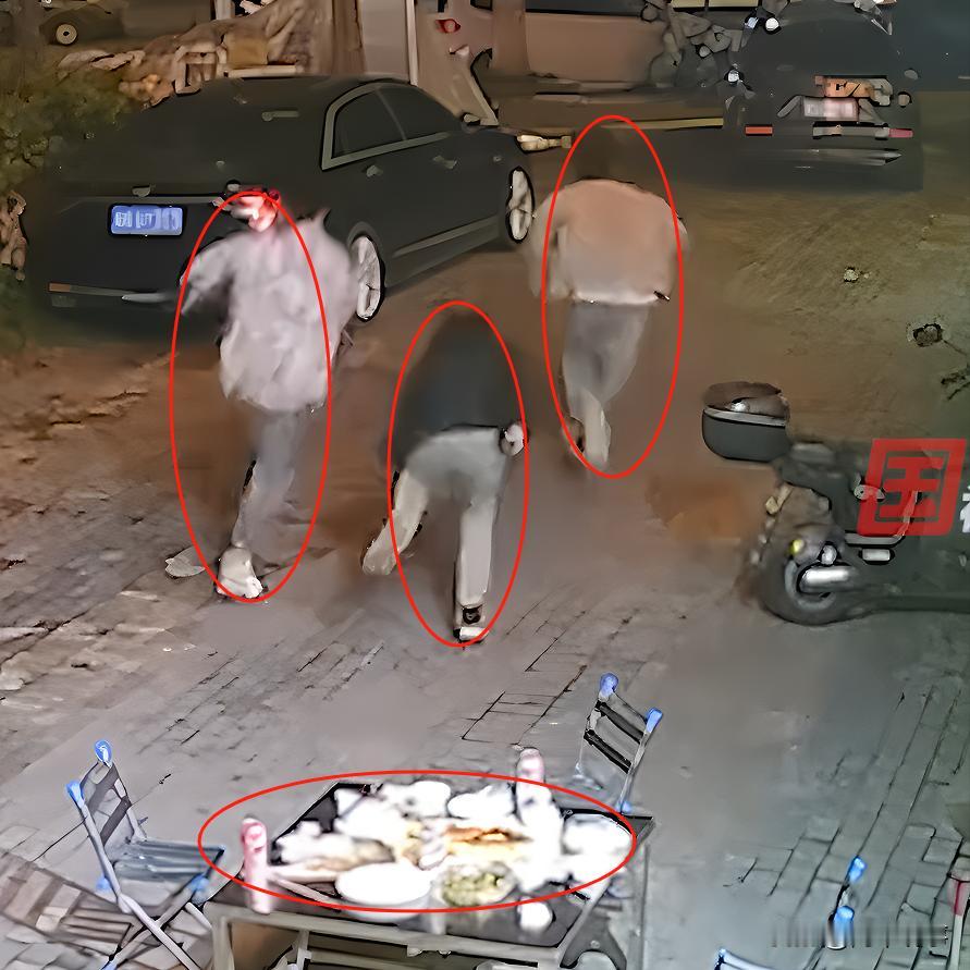 杭州的这个店主真的太善良了，
但我觉得，
他们应该不是第一次做这样的事情了，还是