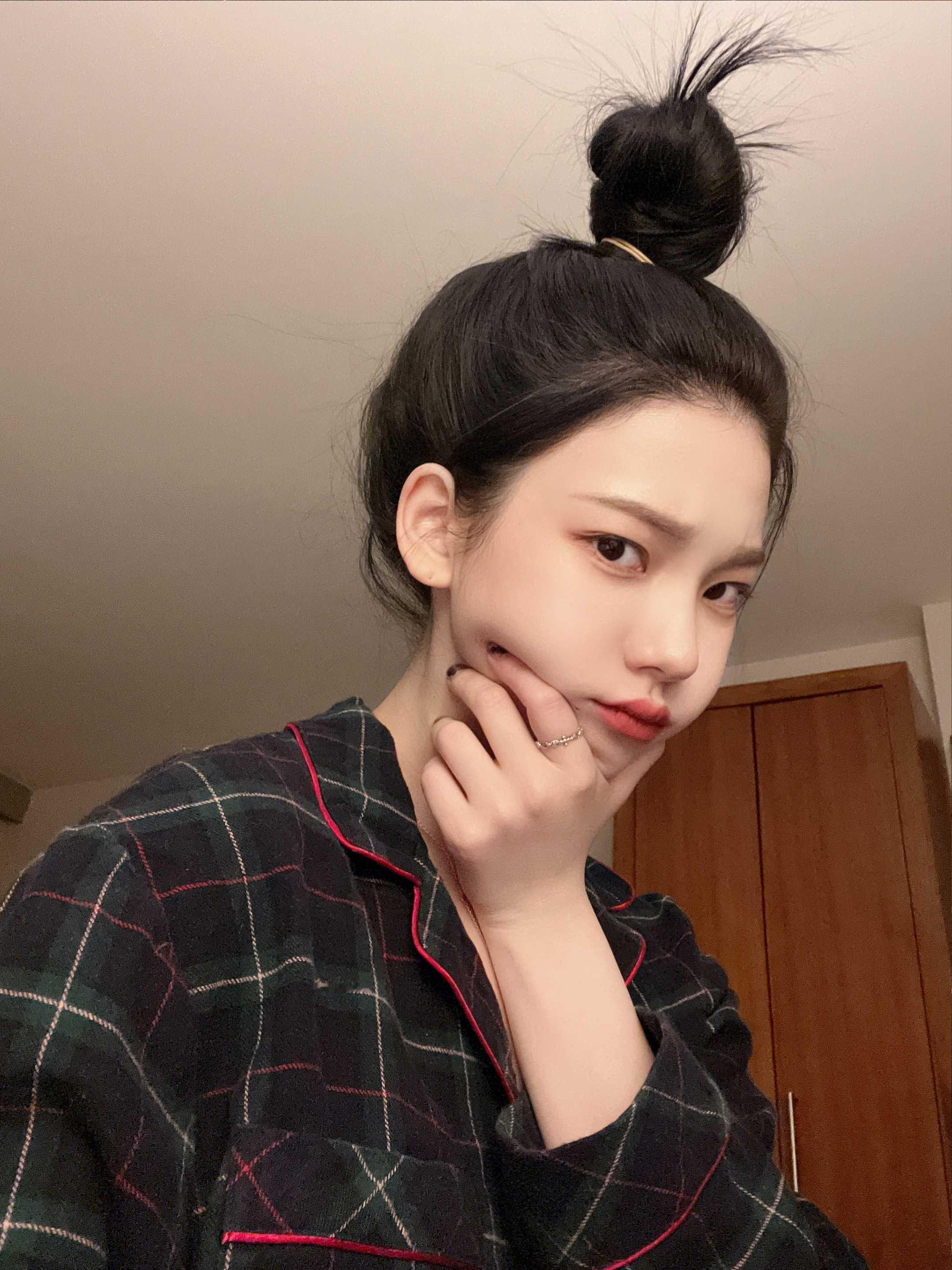 好喜欢她乖乖的像个小朋友的样子 ​​​