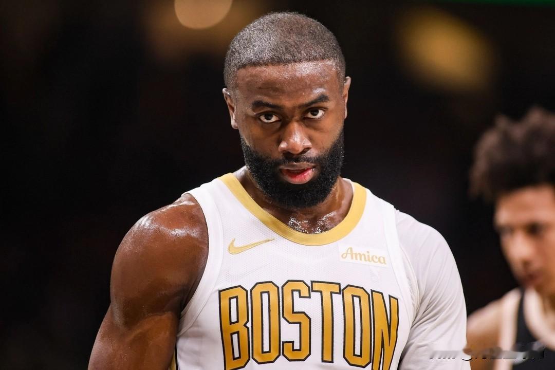 1月20日，活塞主场104-103险胜凯尔特人。杰伦·布朗全场出战近39分钟，2