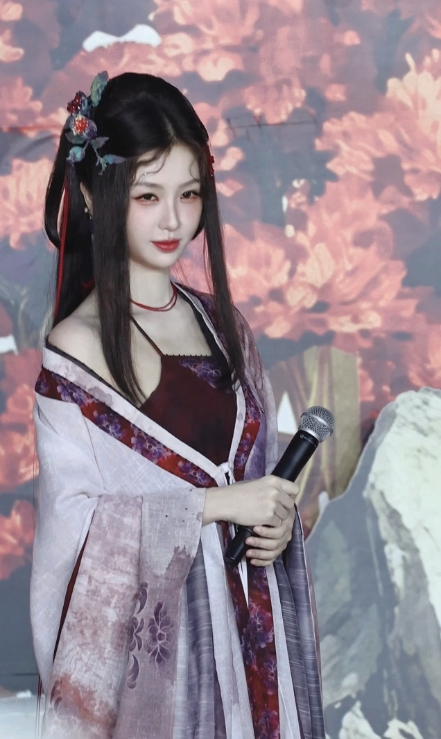 完全被这个小蚌精魅惑了！！ 