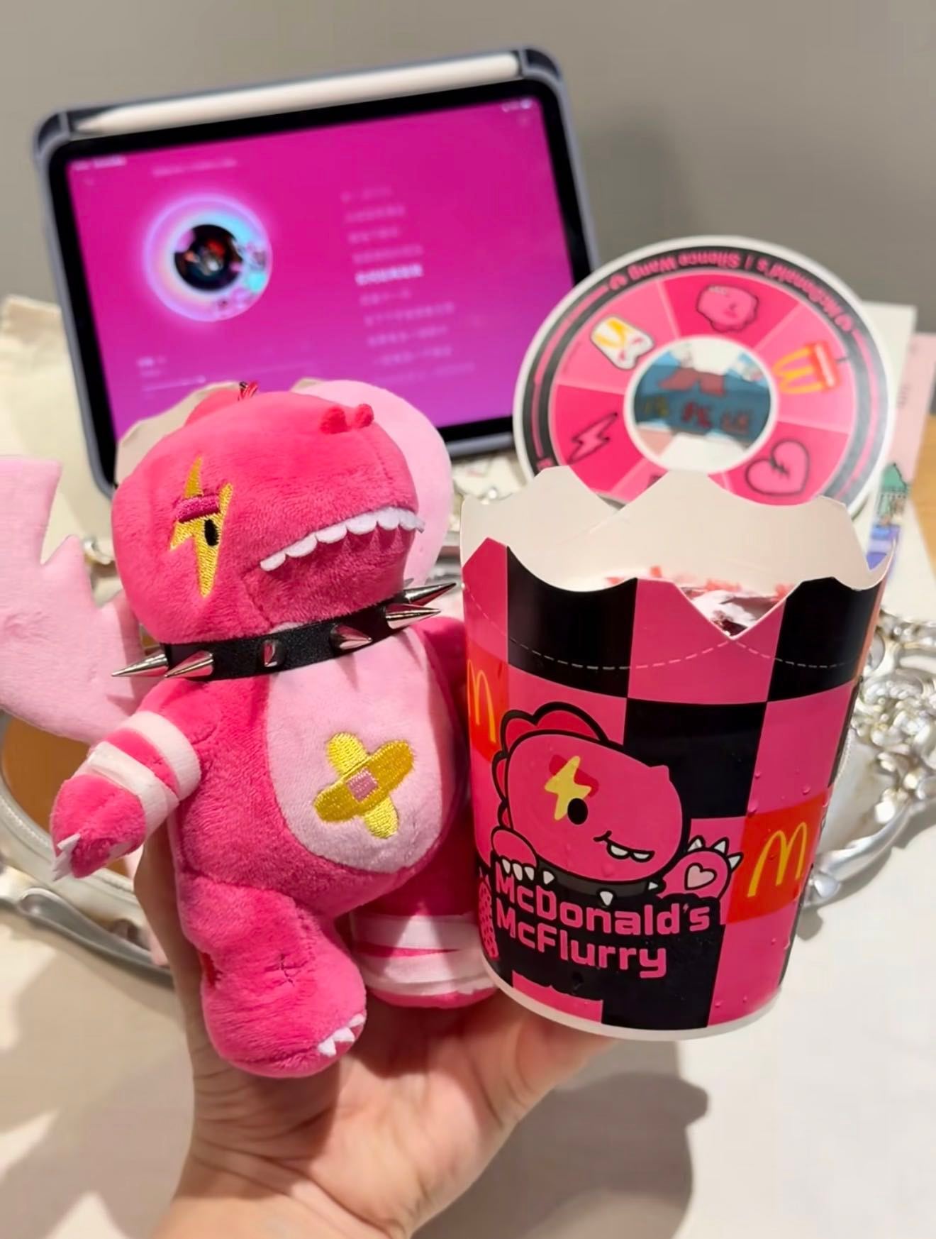 汪苏泷能不能多代言吃的控糖但忍不住尝一口的样子太可爱，这种真实吃货属性，代言零食