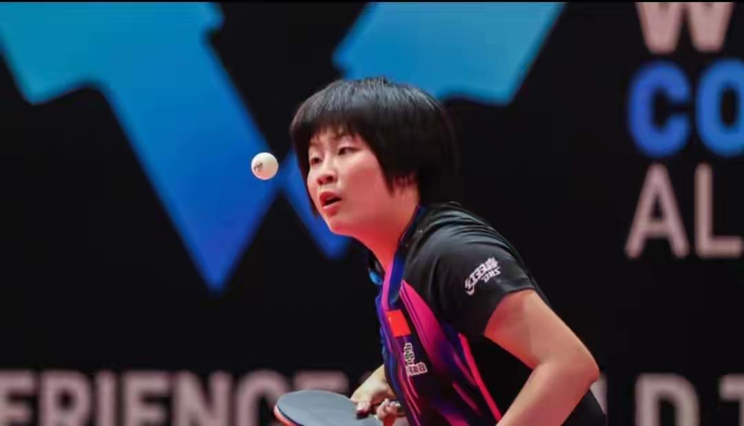 小蘑菇覃予萱战胜奥运冠军，成功晋级[给力]
昨天，2026欧洲大满贯瑞典站开打