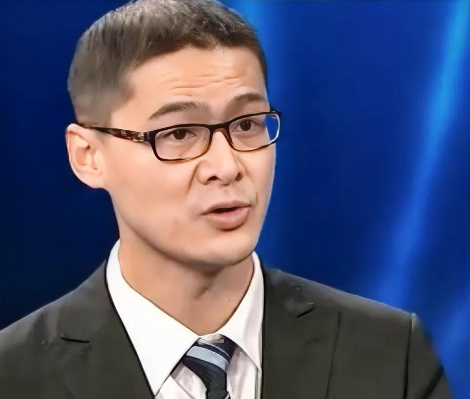罗翔：“一个知识越贫乏的人，越是拥有一种莫名奇怪的勇气和一种莫名奇怪的自豪感。
