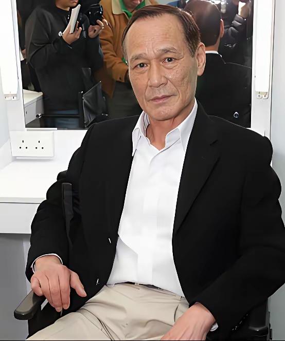 1988年，警察抄家，从陈惠敏的家中搜查出两支枪和几百发子弹，就在警察要将陈惠敏