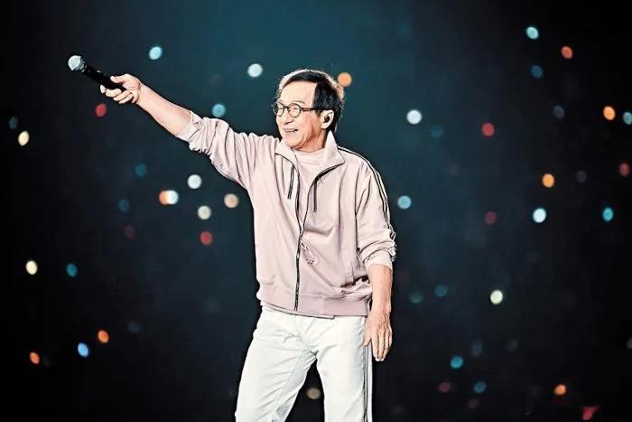 成龙说玩音乐要花点功夫一说起成龙大哥这含金量和影响力绝对是杠杠的，不敢想象扬州这