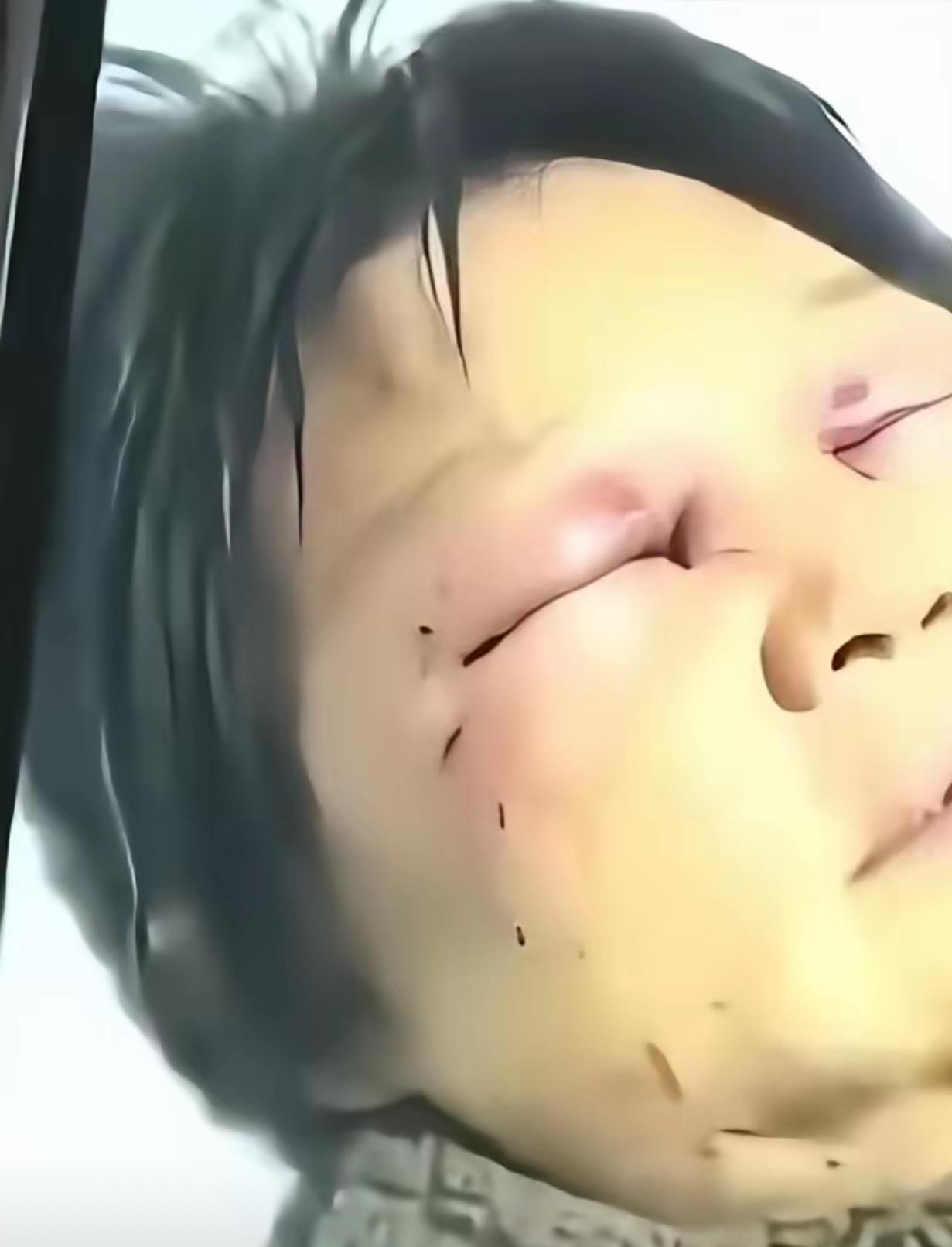 这位婆婆被儿媳打断肋骨，有同龄人发表感慨，觉得她们讲得不无道理，要是婆婆过得幸福