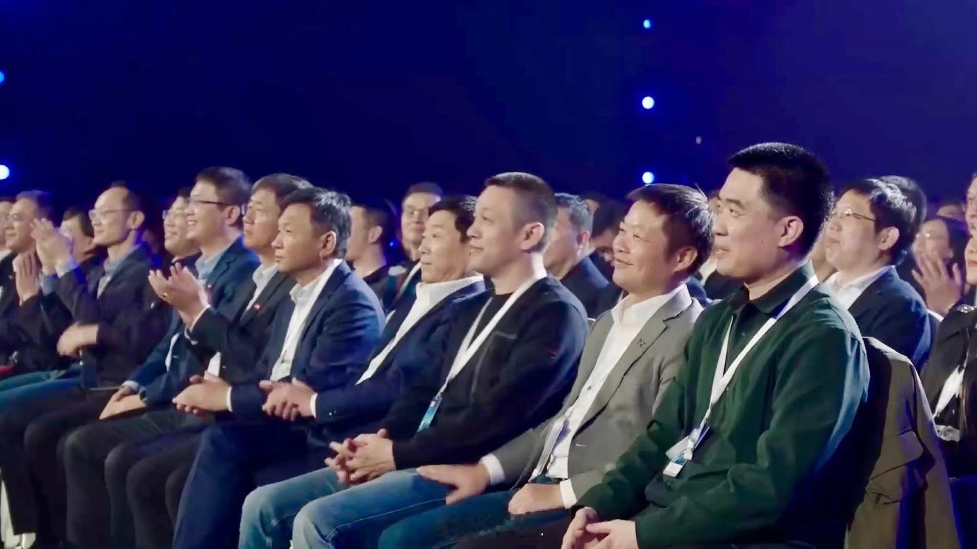 #雷军排面#雷军：一会散场儿都别走啊，我请客！ ​​​
