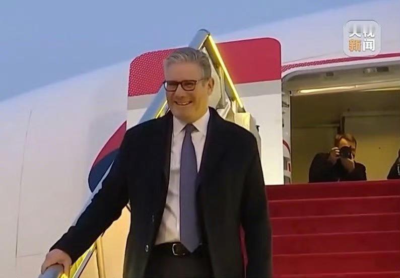 时隔8年！英国首相带着50多家大企业高管访华……

英国首相斯塔默抵京开启4天访
