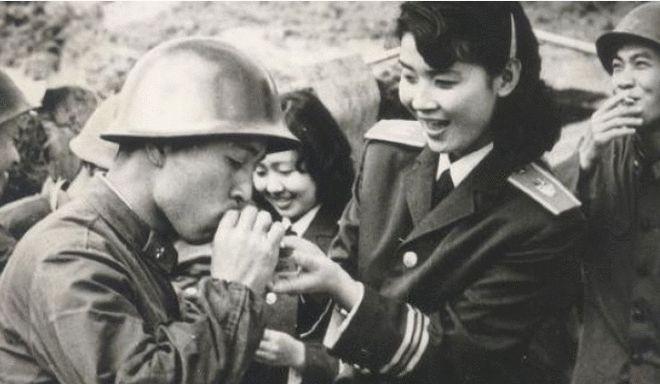1979年，我军一位战士被两名越南女士兵抓走，他以为自己可能要命丧黄泉，可谁曾想