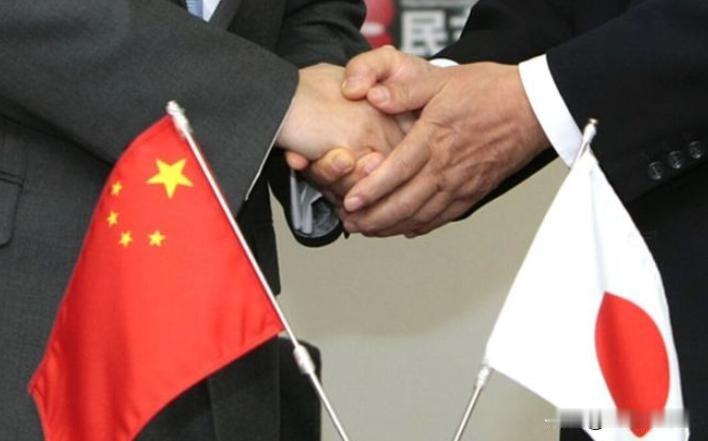 中日关系冰点后，高官火速来华，能否迎来转机？
 
今早北京的寒风里，一条消息让不