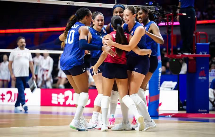 进4强！中国女排3-2逆转送美国出局，赛后3个没想到，姑娘们激动落泪
 

 