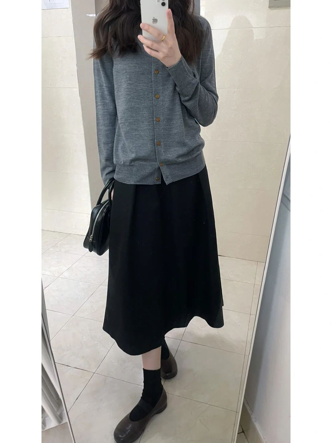 早秋灰色系通勤穿搭