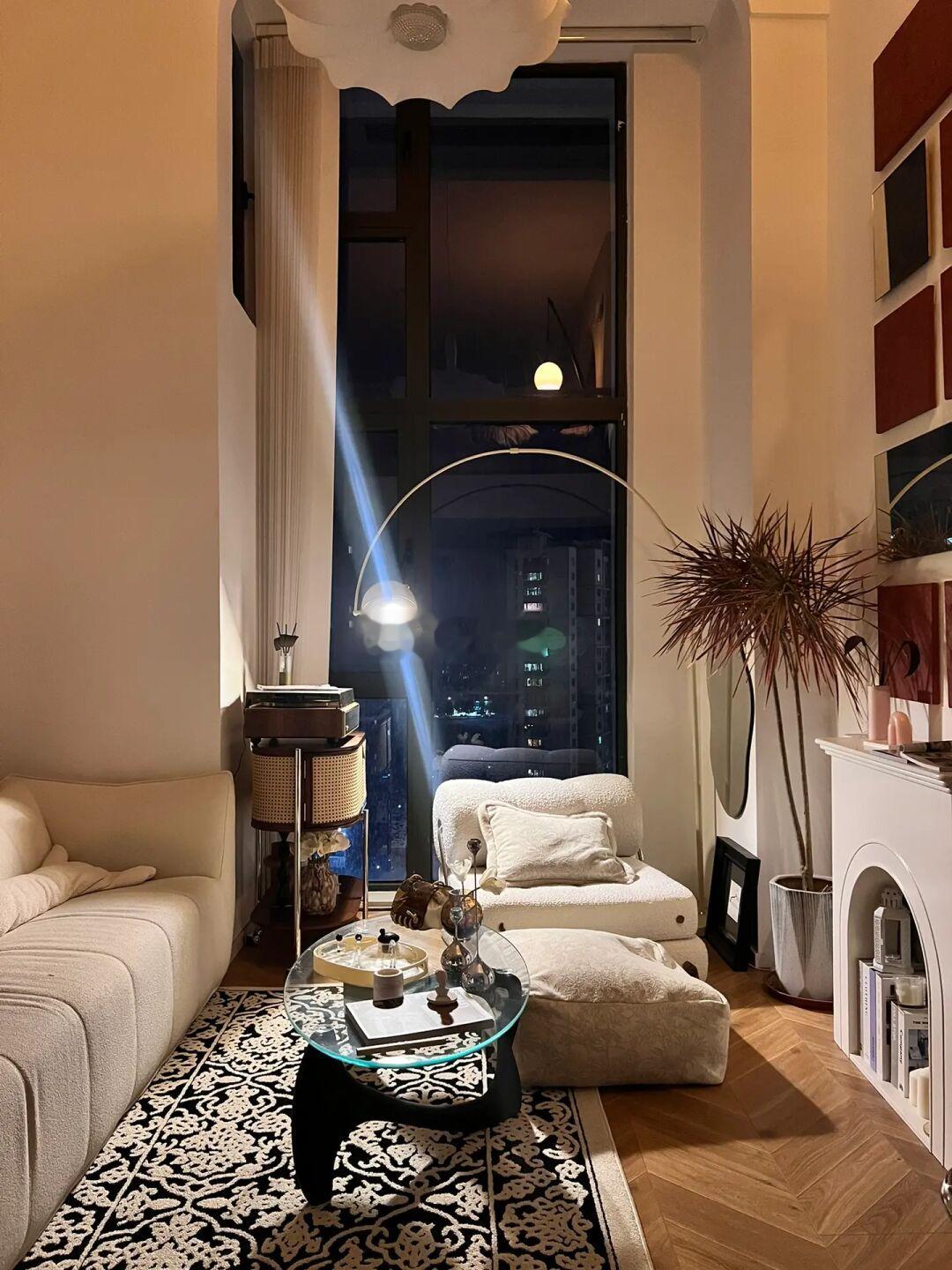 夜晚的家｜30平loft小屋夜晚的氛围感这么棒
