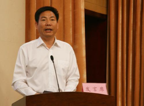 能说会道的耿学伟被开除党籍，移送司法！
教师出身的耿学伟以能说会道混迹于官场，且