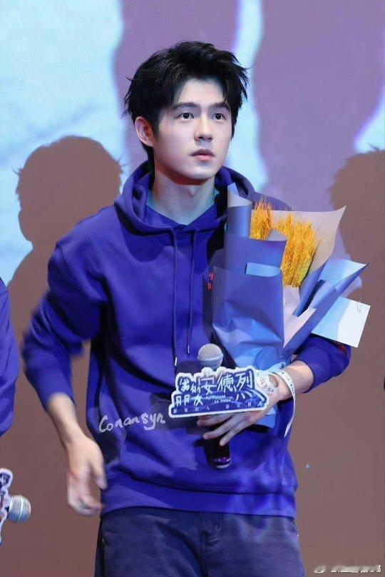 听刘昊然解读才懂李默大衣的沉重刘昊然解读李默大衣，那叫一个绝！精准拆出大衣象征意