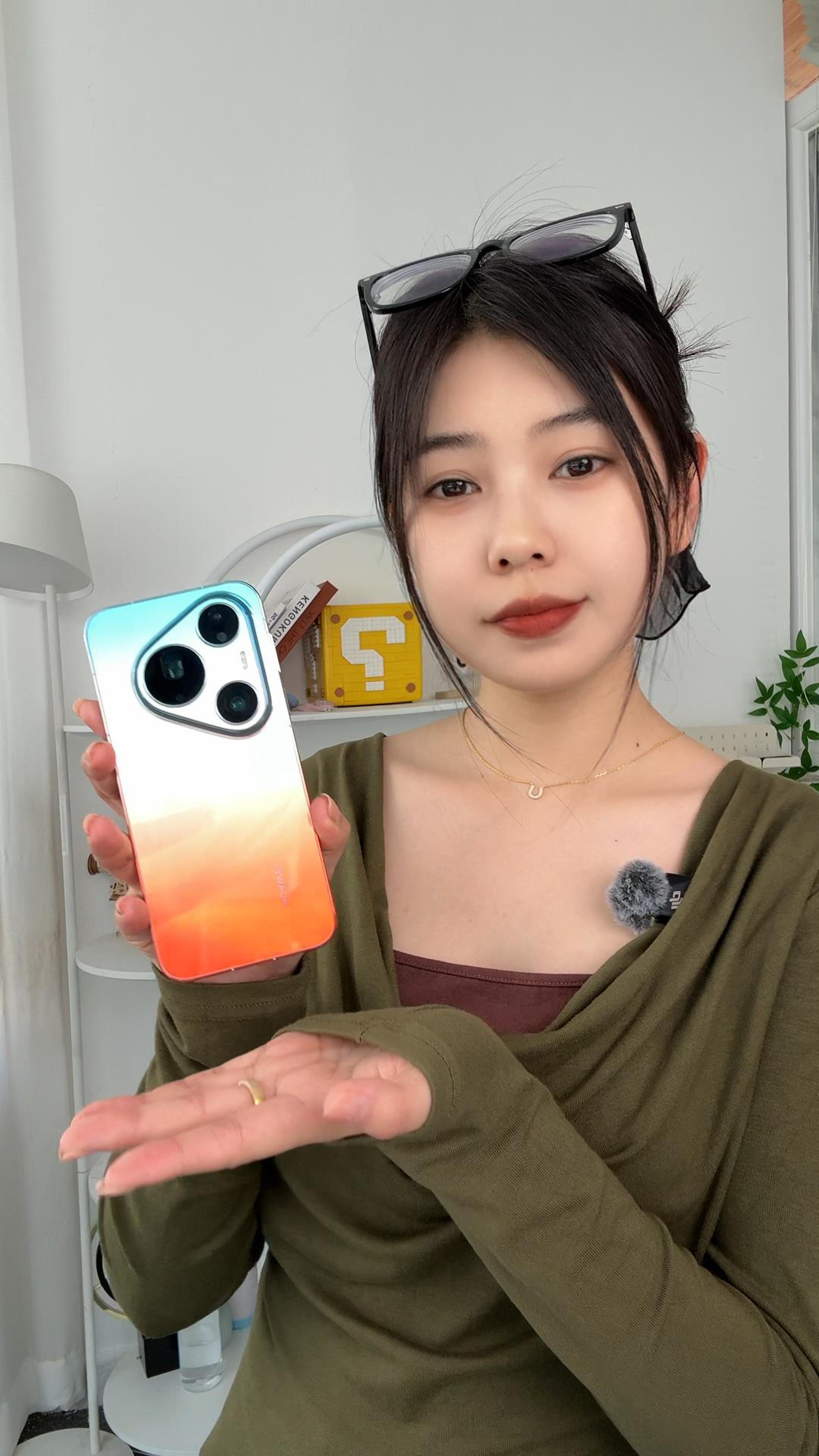 华为Pura90系列开售爆单  刷到别人还在晒订单截图，我凡尔赛一下，真机已经在