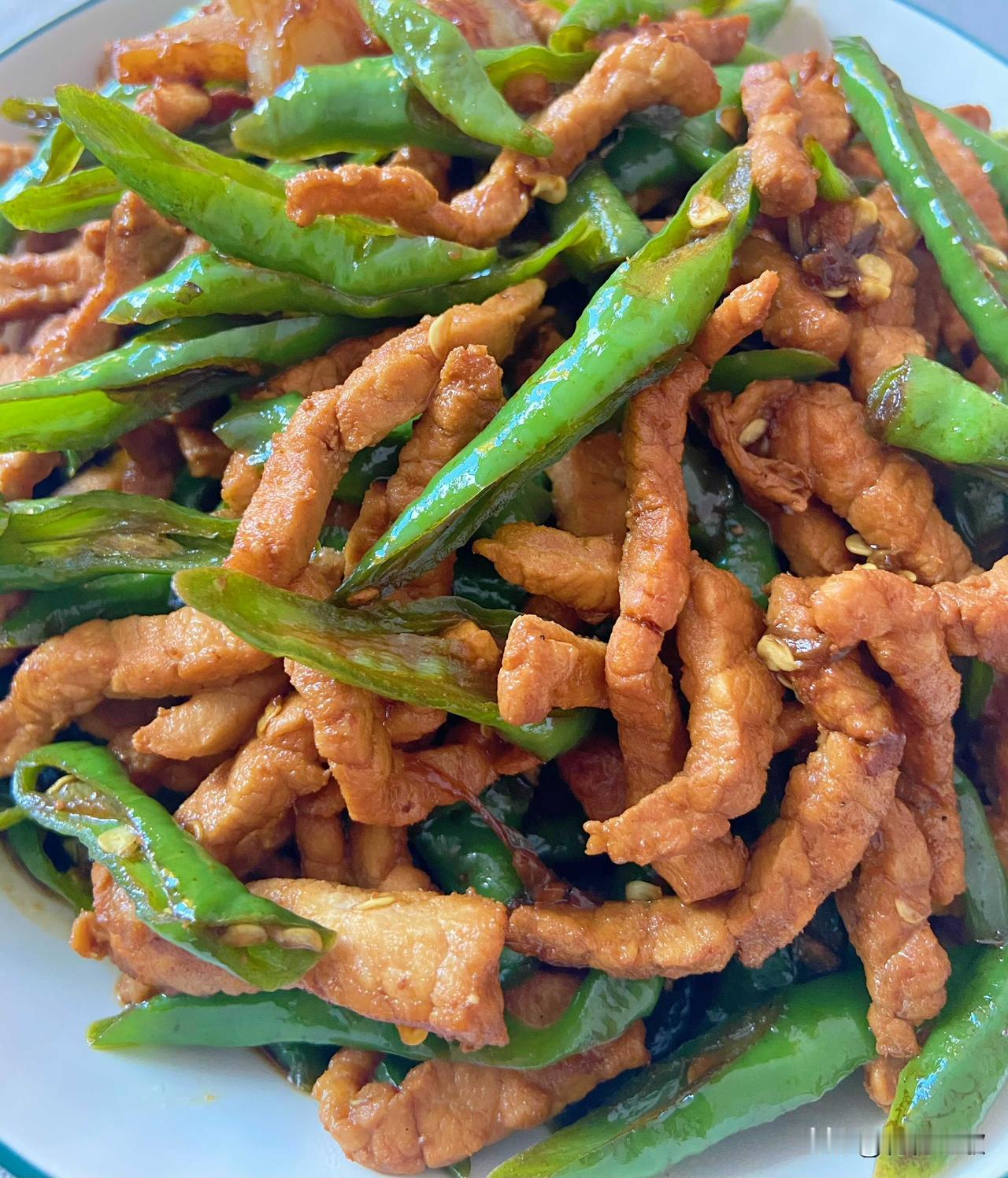 学习，不断的从友友那里学习不一样的吃食，土豆加豆角，不用来红烧，用来搭配大米焖饭