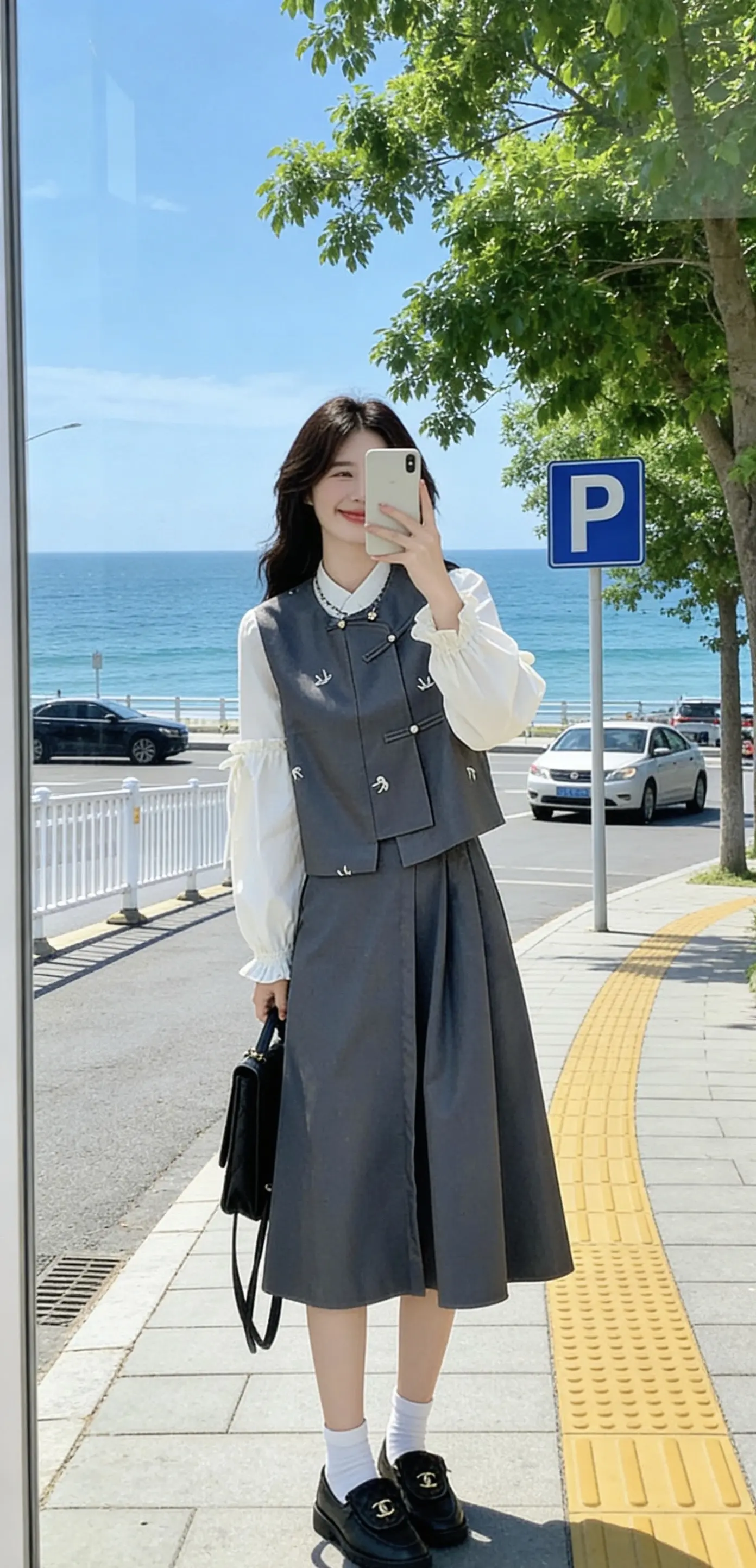 时间在变，人也在变            唯一不变的是，再也回不到从前了”