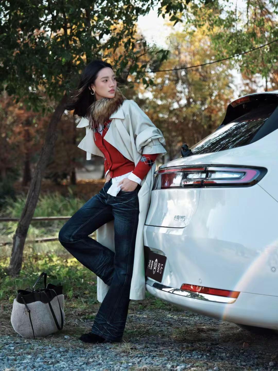 一场属于冬日的温柔出走，以韵律为笔，将整座城市谱成我的节奏，心跳所向 皆是方向。