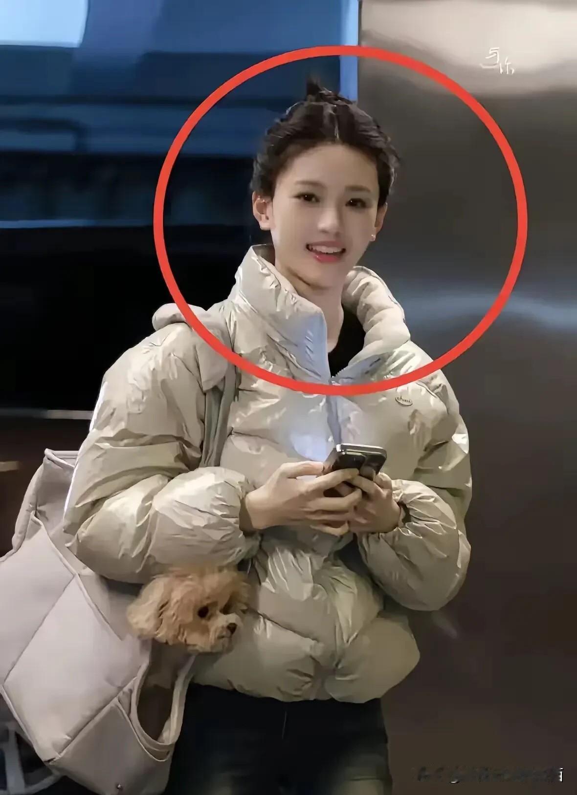 沈羽洁长相有点像李沁，但是气质比李沁好，最近在《朝雪录》里扮演的岳凝一角色，给人