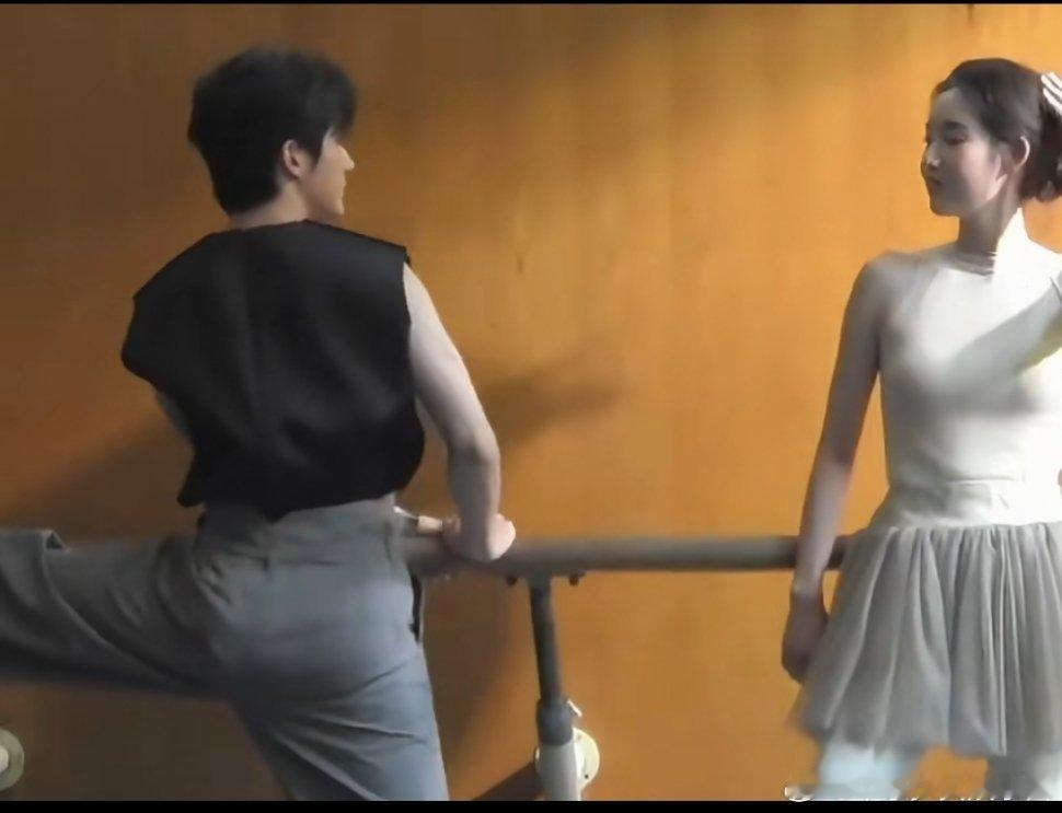 只有张新成他们两个，才能演出青梅竹马的样子 ​​​