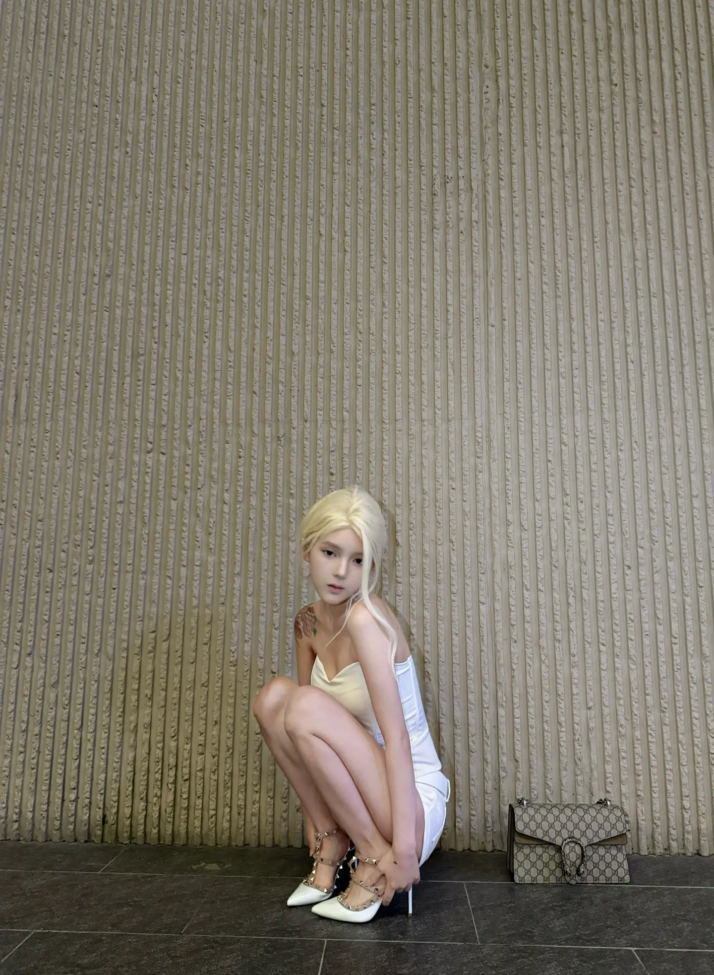 她眼眸中隐约的是孤寂