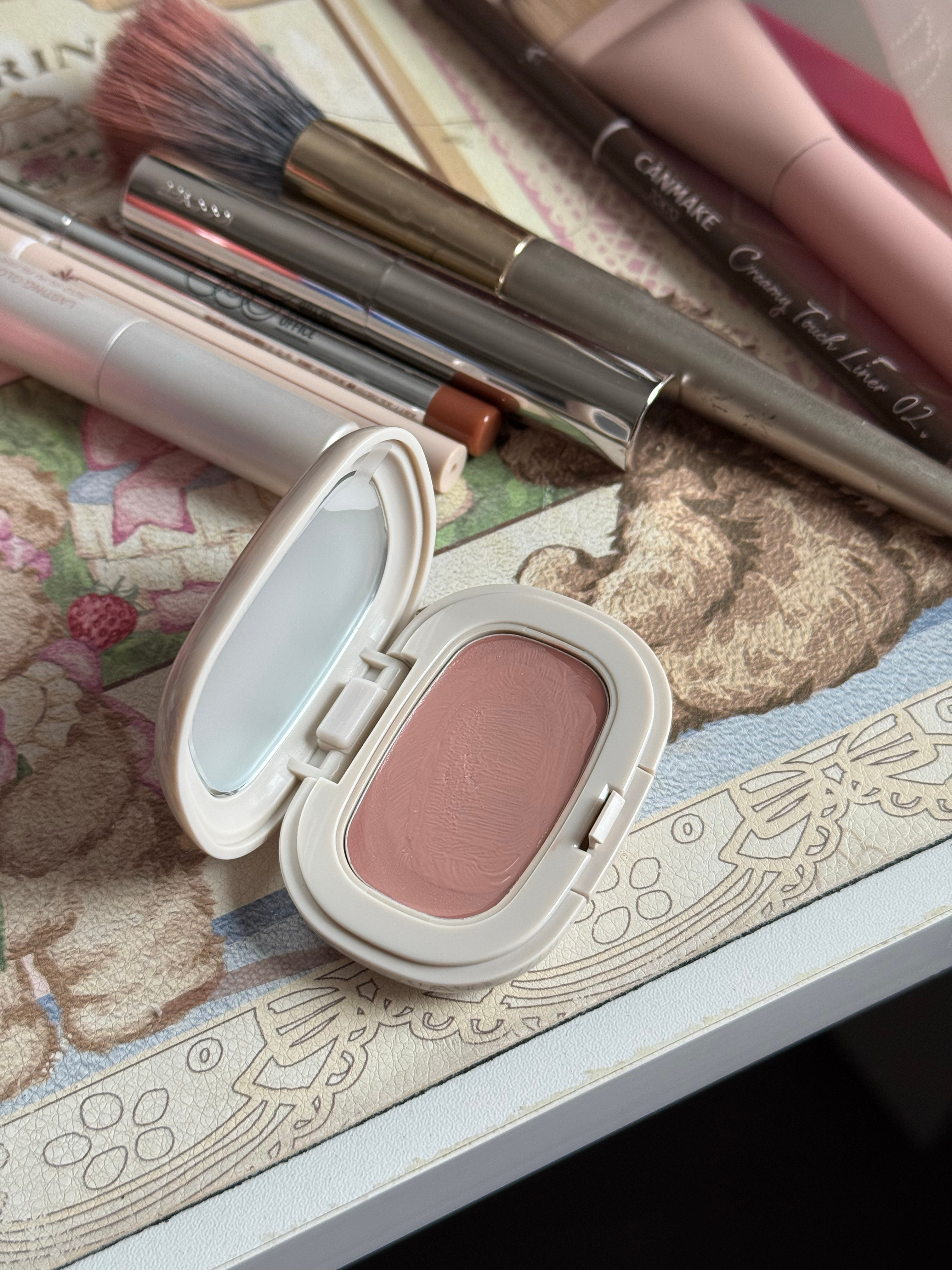 发现一个超级美的腮红 muji201号逛街随手买的 今天用了一下好惊艳