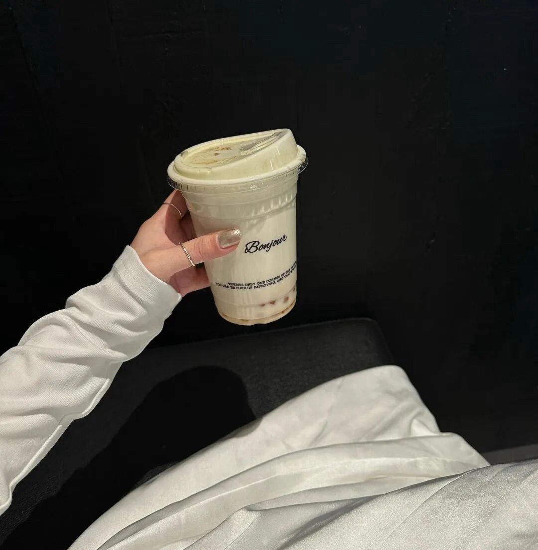 𝗘𝗻𝗷𝗼𝘆 𝘆𝗼𝘂𝗿 𝗹𝗶𝗳𝗲◡̈°逆境不吐心中苦，顺