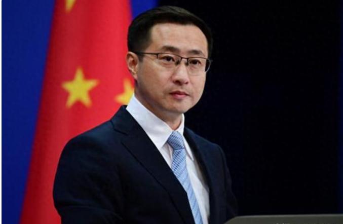 特朗普出手太快了：中国刚喊话巴基斯坦，他就在空军一号上急表态

巴基斯坦和阿富汗