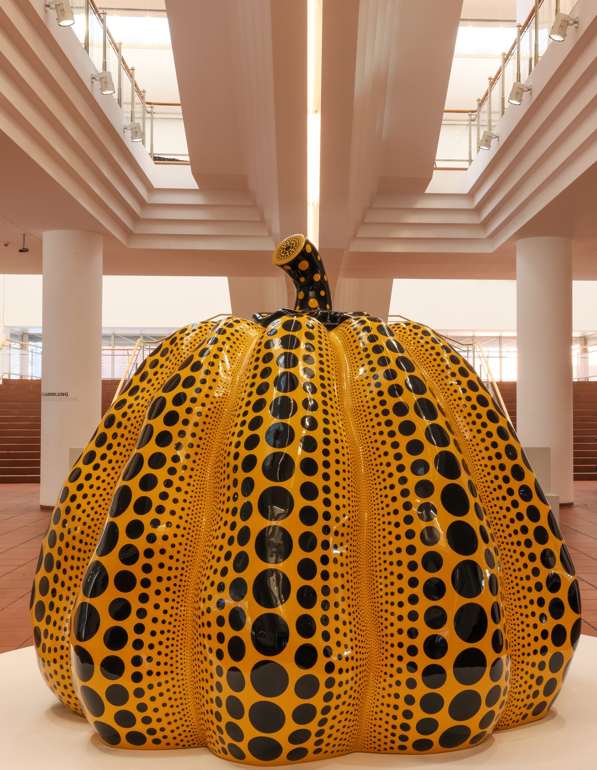 草间弥生去世草间弥生生平草间弥生（Yayoi Kusama，1929.3.22－