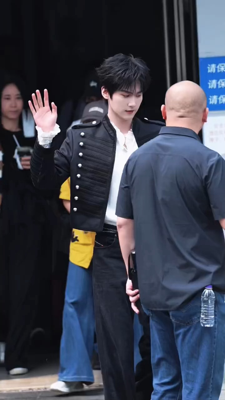 今天是小王子柯宇周柯宇hi6王子造型