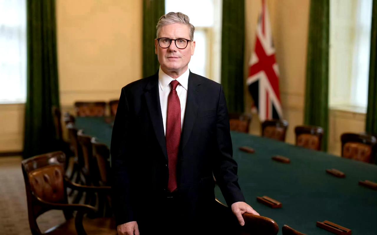 英媒说，工党在地方选举中惨败，英相斯塔默拒绝辞职，但工党为挽救危局，可能要罢黜他