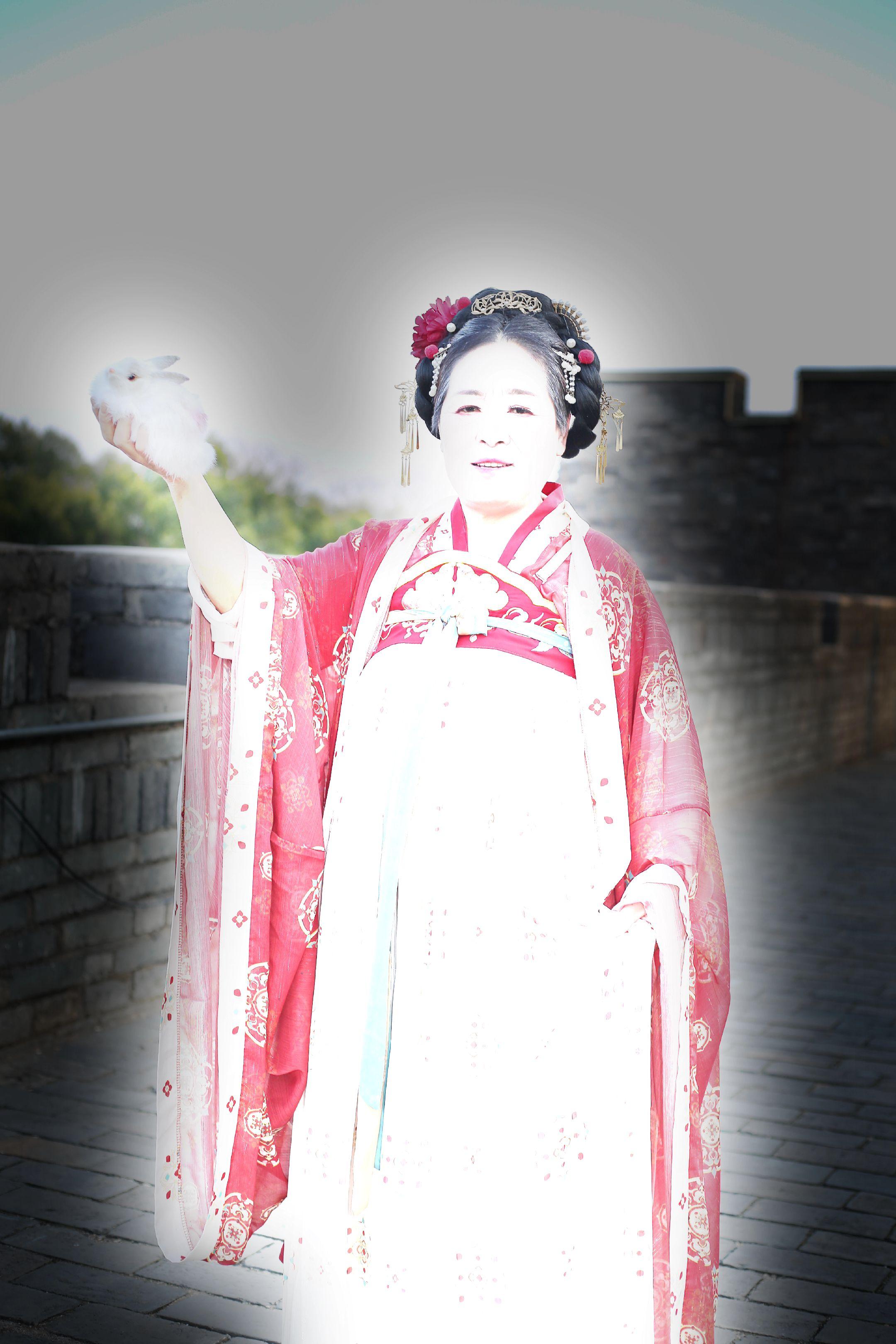 两个阿姨说好喜欢我拍的冷白皮，专程找我拍套冷白皮，拍完后非常满意