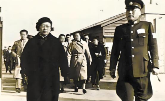 1947年，陈诚得知大汉奸叶蓬还活着，去找蒋介石要求将其处决，蒋说：“那就执行吧