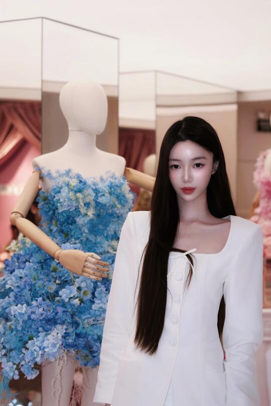 用香气编织一场春日穿香大秀