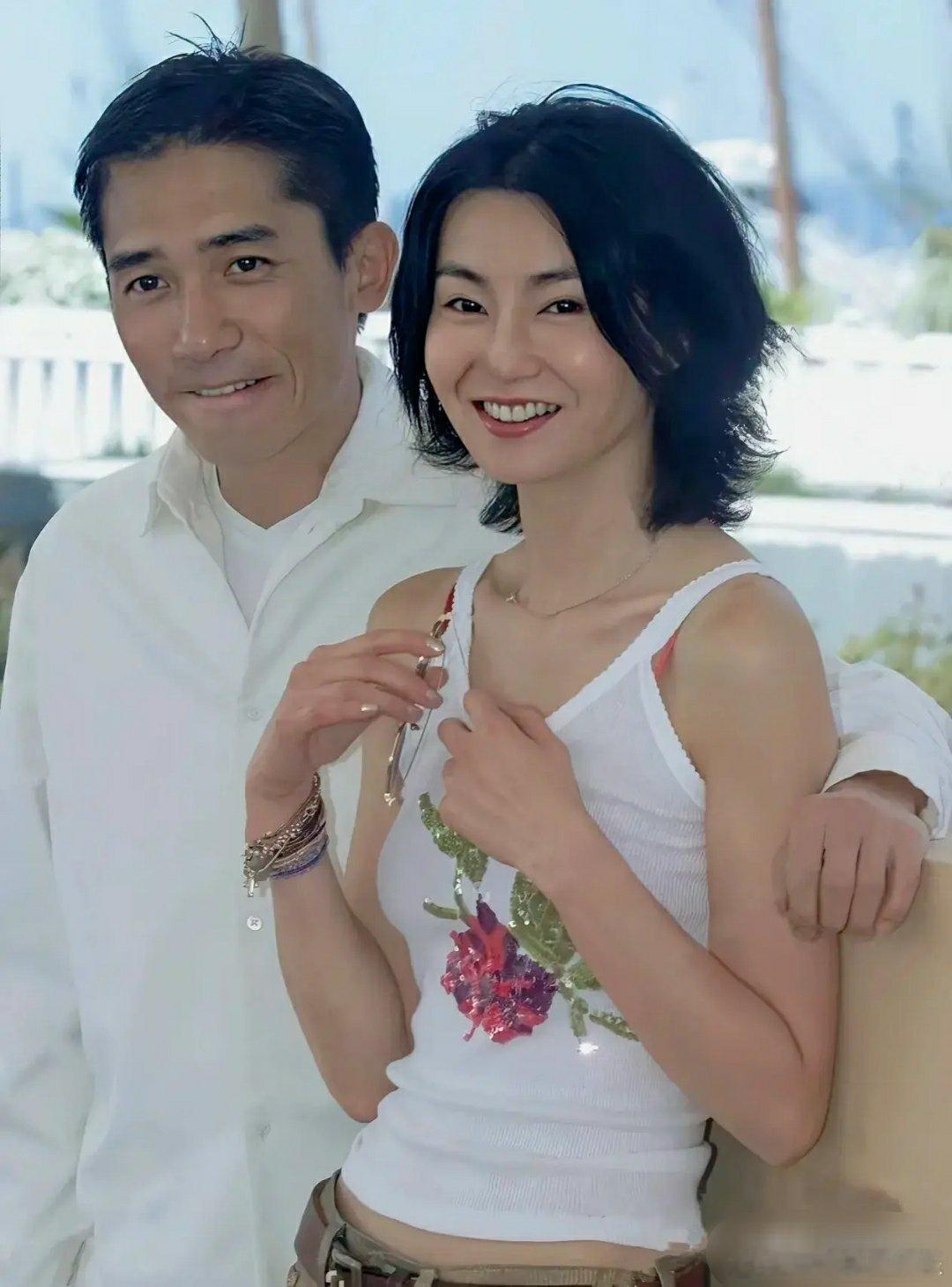张曼玉去夏纳就像去度假一般穿着非常随意基本没穿过特别隆重的礼服感觉是从来不需要这