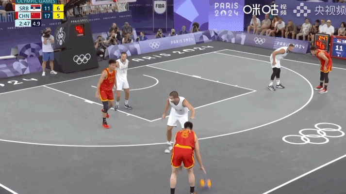 神勇！中国三人男篮21:15战胜世界排名第一位的塞尔维亚队。张宁11分4篮板，赵