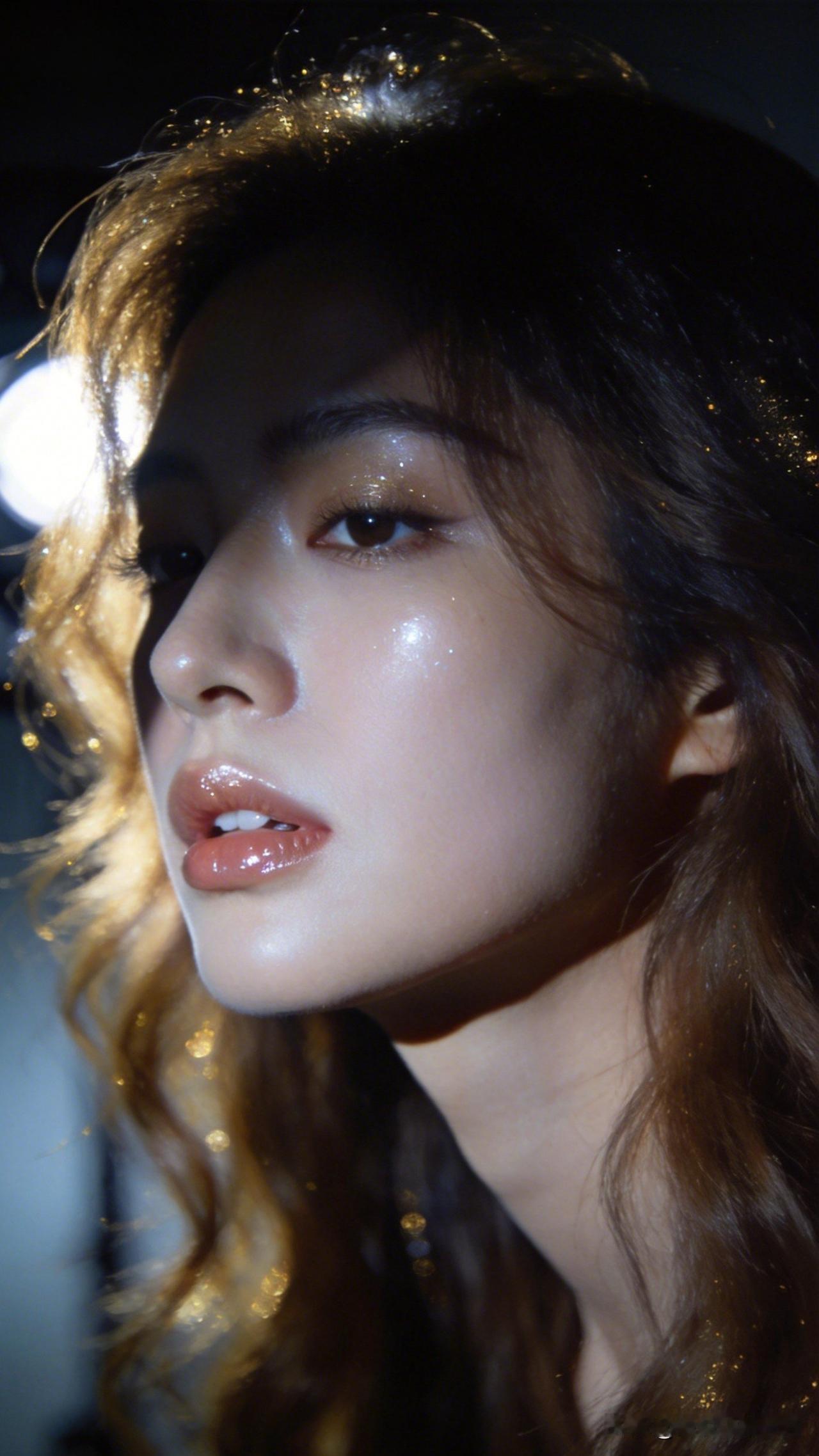 ✨夜色中的少女，星光点缀的梦幻之美✨