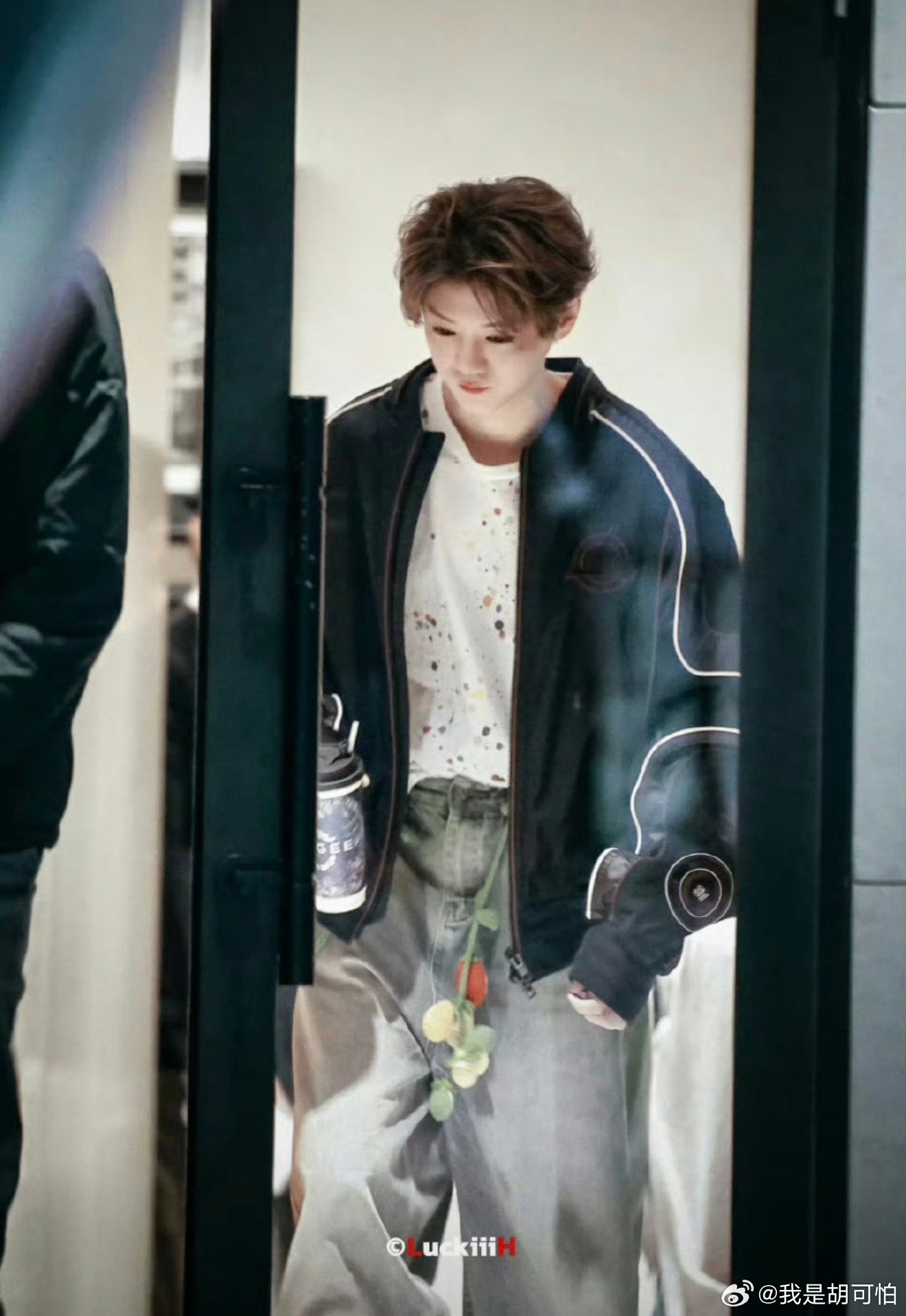 鹿晗回归五哈，还是青春男大的味！！！鹿晗五哈上班