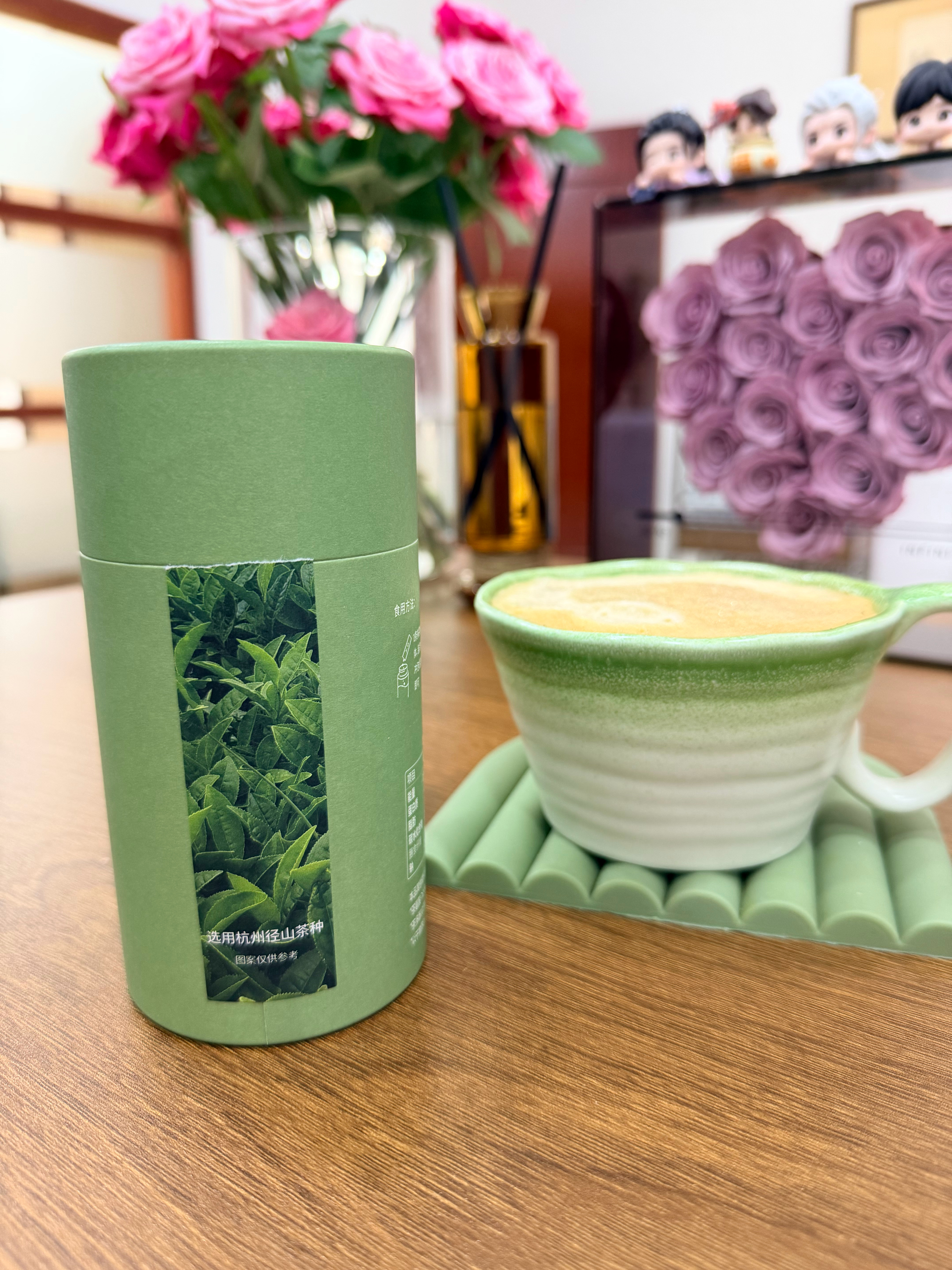 今晚要加班，打工牛马离不开咖啡，来个淡奶油抹茶味的，还不错