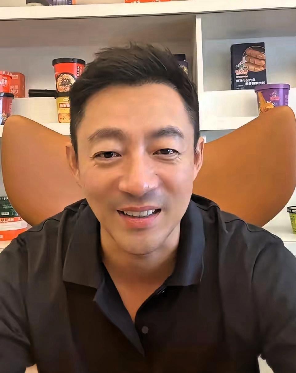 汪小菲和张兰对麻六记提供工作机会这件事，看法不一样。

现在麻六记大概有四五十家