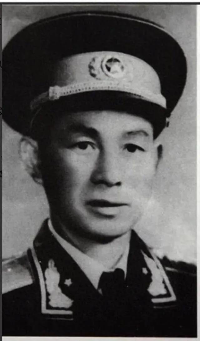 1943年，一位老红军因申请结婚遭拒而离队出走，却不幸被日军抓捕。这天，组织派人