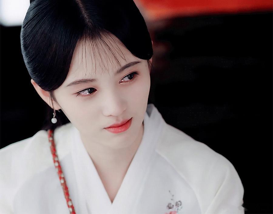 鞠婧祎的哭戏确实和白鹿差远了 ​​​