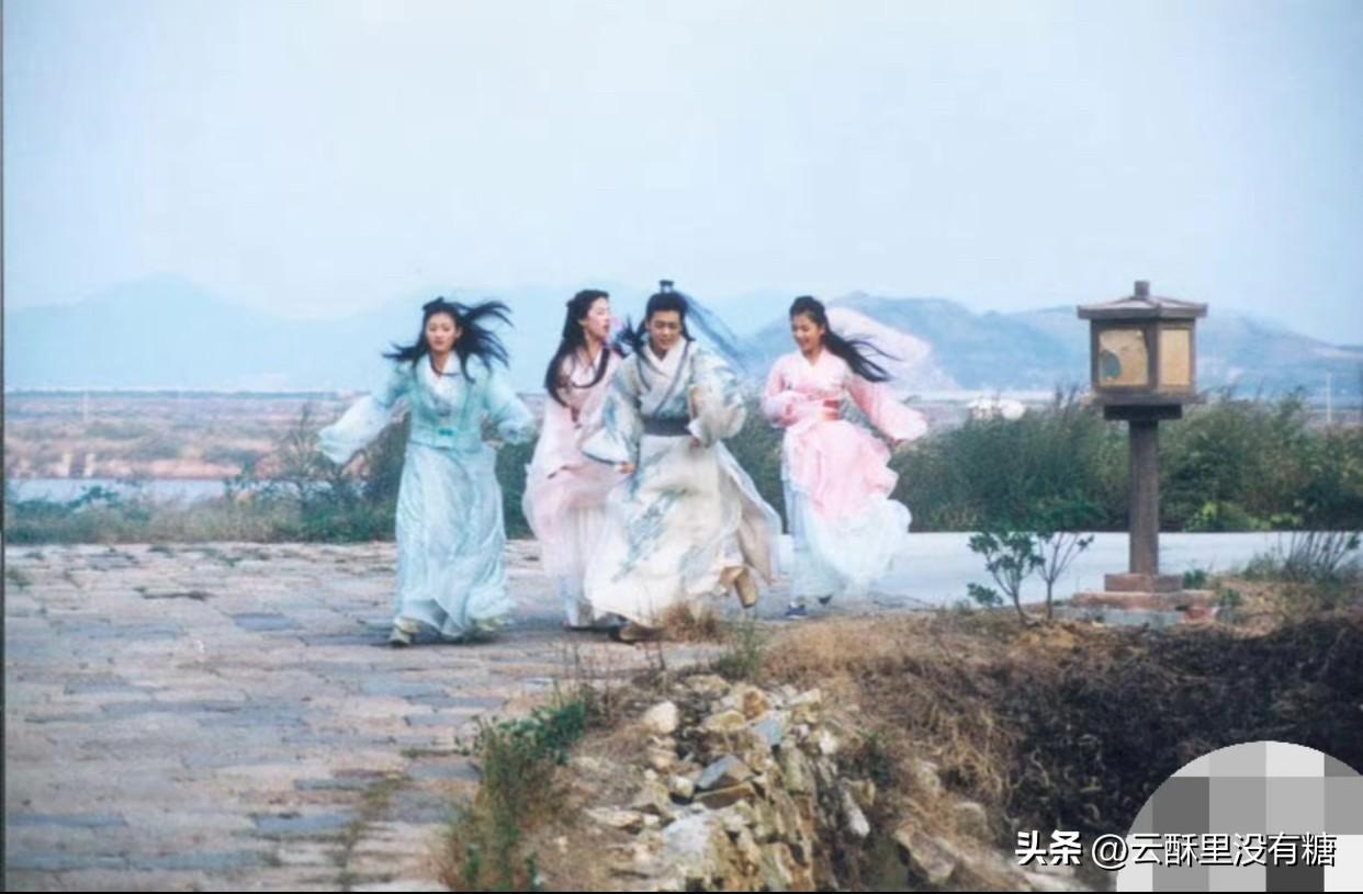 张纪中版《天龙八部》，可能是他挨骂最少的一部——因为金庸唯独没挑这部戏的毛病。