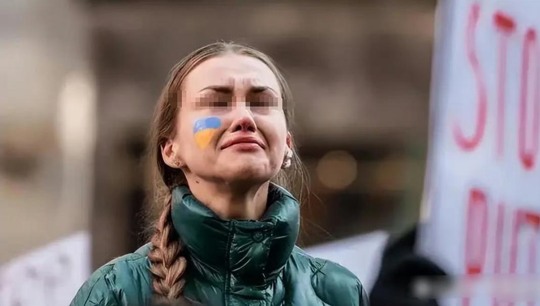穷到什么程度才会想出这种招？乌克兰为凑军费，竟然鼓励妇女卖身！

《华尔街日报》