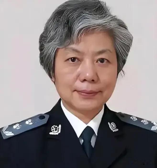 李玫瑾教授这次把话挑明了，咱们心里那根弦也被拨动了。她说凡是扶了老人反被索要天价
