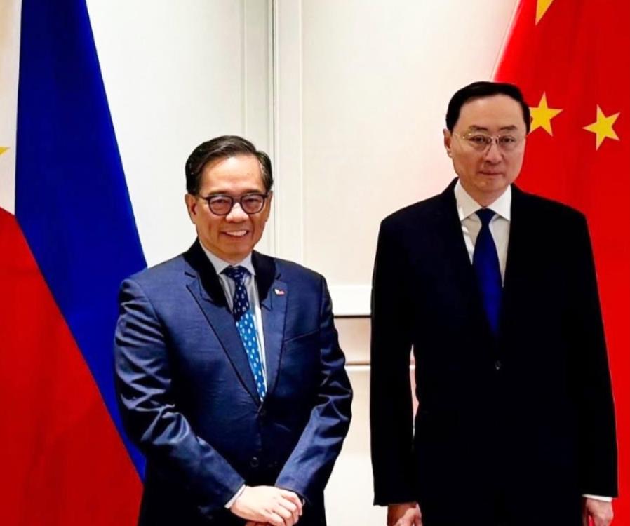 中国和菲律宾谈妥了。
 
当地时间3月28日，中国和菲律宾举行了对话，而重点便是