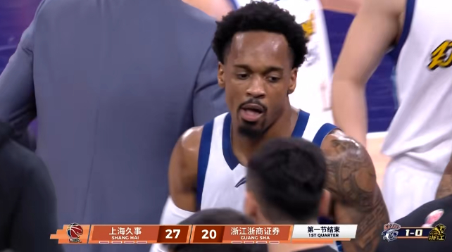 上海队今天给广厦出难题了。我不用包夹也能防布朗，防守到位率高，也不会给你太多的空