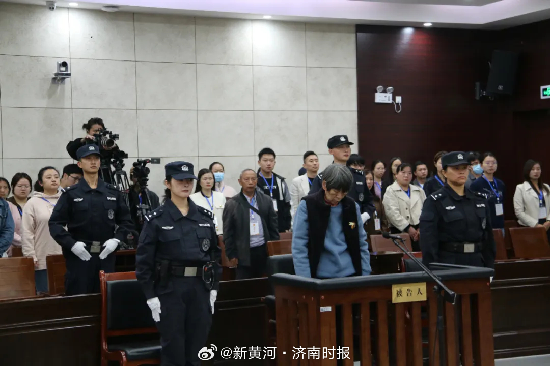 【#杨妞花听到余华英死刑激动流泪#】#杨妞花说没想到余华英会再次上诉#  25日